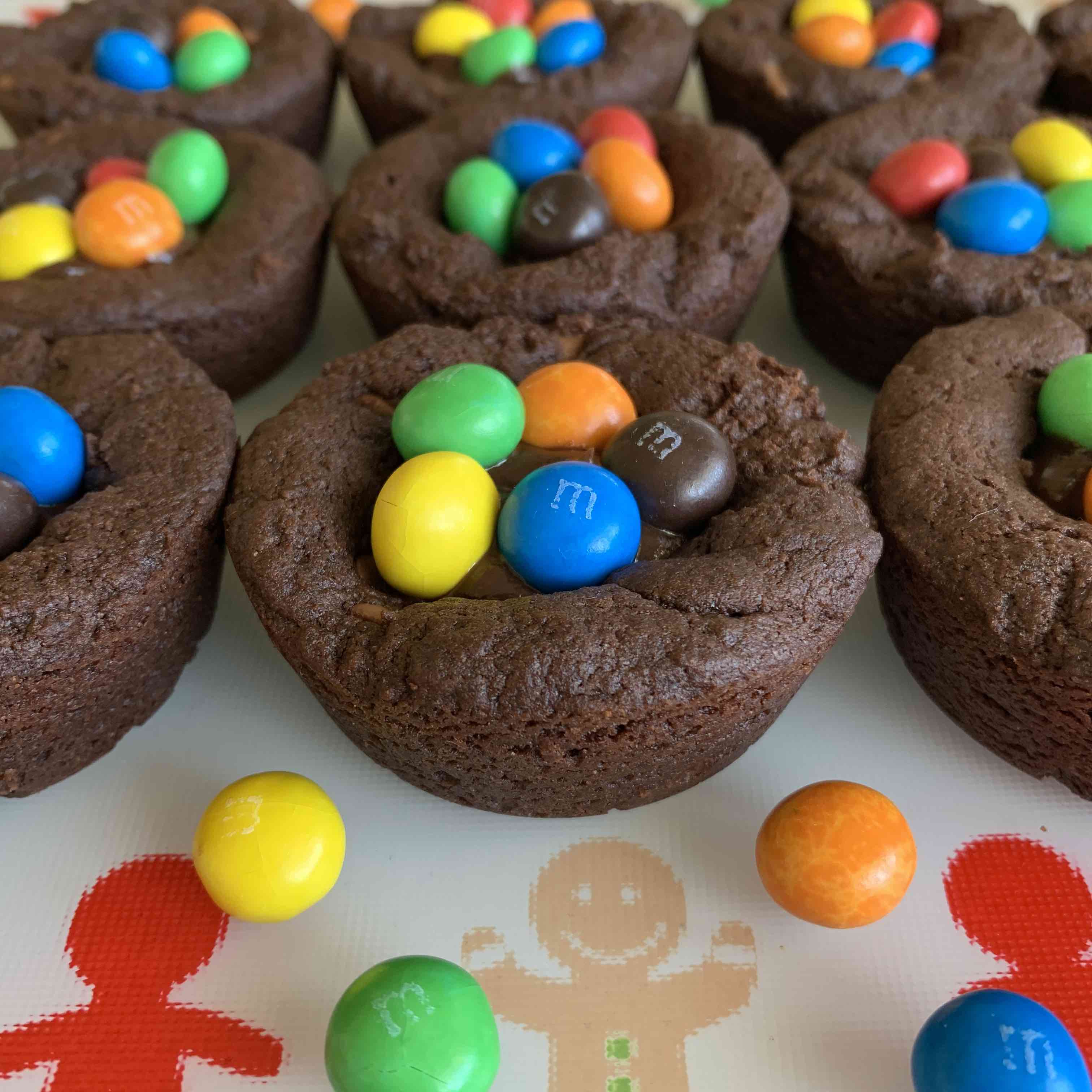 Crispy M&M Cookie Cups