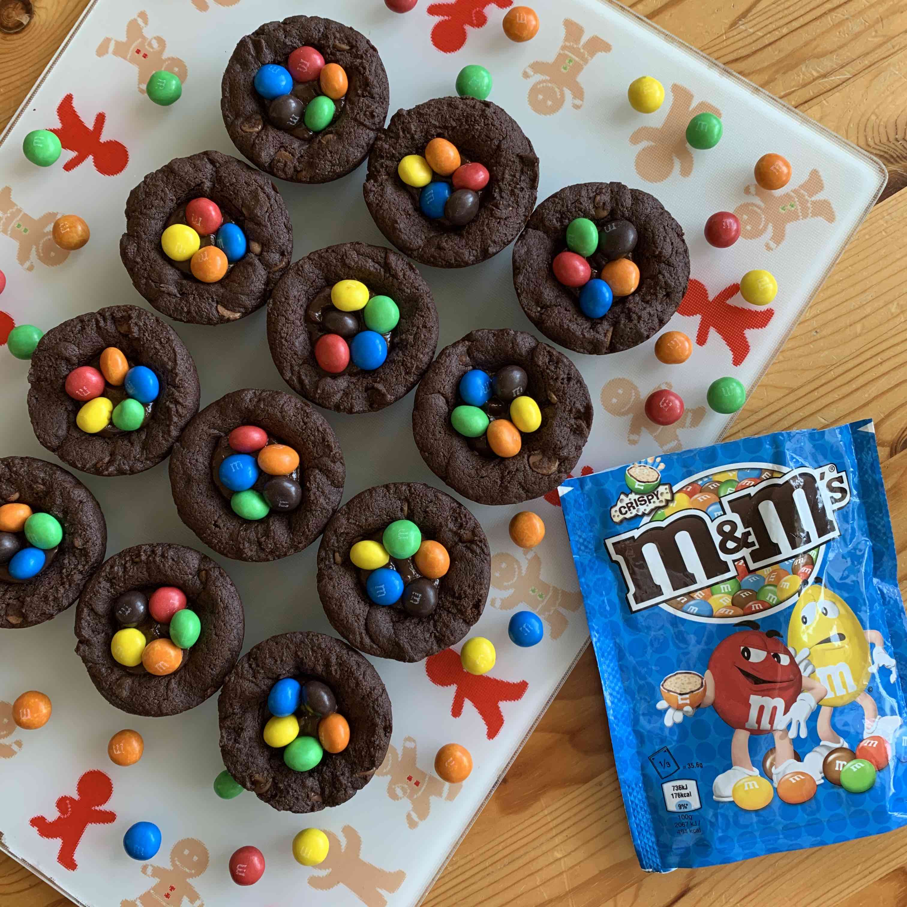 Crispy M&M Cookie Cups