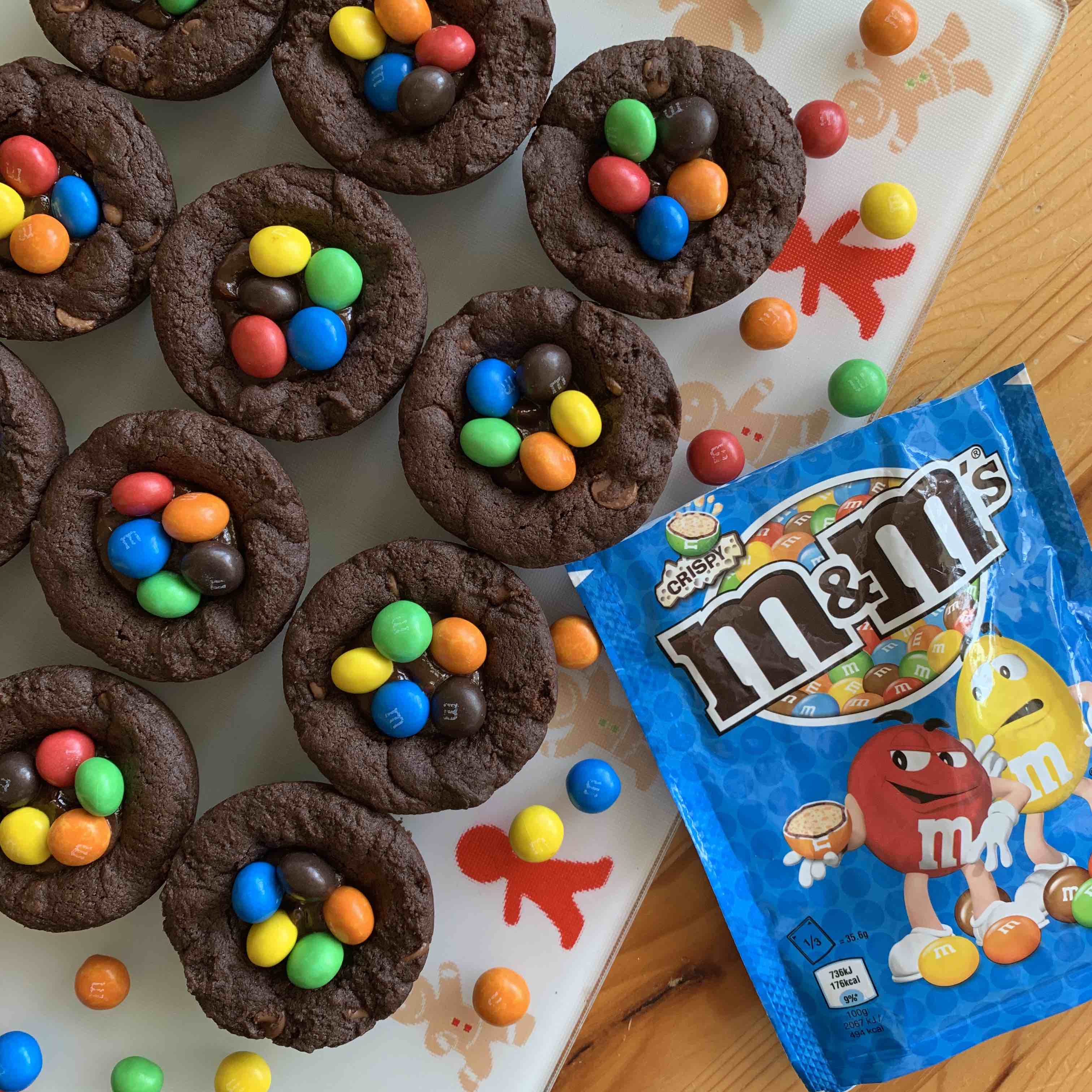 Crispy M&M Cookie Cups